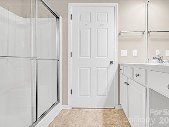 5th image of 11506 Costigan Ln
