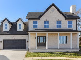 112 Live Oak Ln, Frankfort, KY 40601