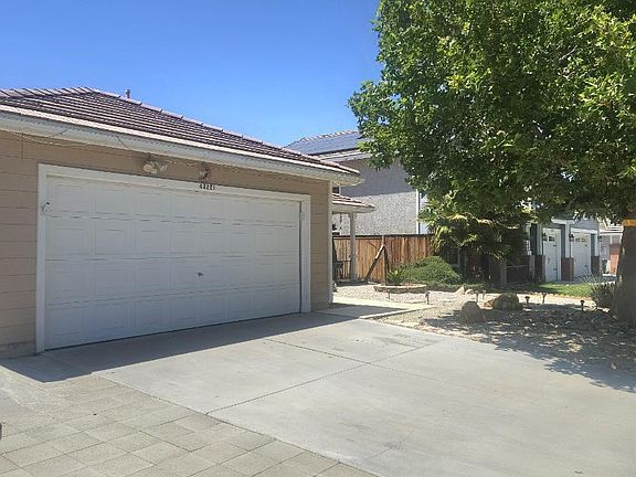 3rd image of 43221 32nd St E