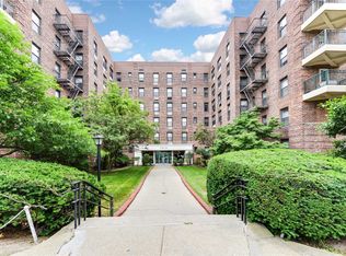 22626 Union Tpke #1E, Oakland Gardens, NY 11364