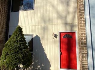 1948 Cambridge Dr, Crofton, MD 21114