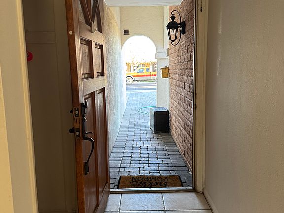 4th image of 897 W Del Rio St