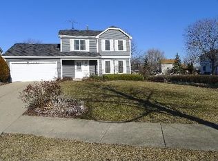 1720 Hall Pl, Downers Grove, IL 60516