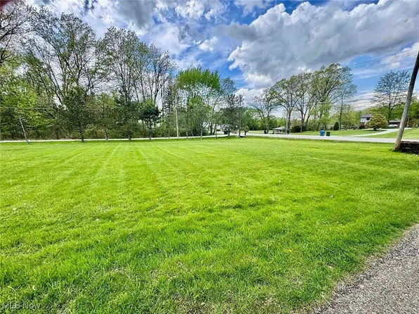 1134 E Turkeyfoot Lake Rd, Akron, OH 44312