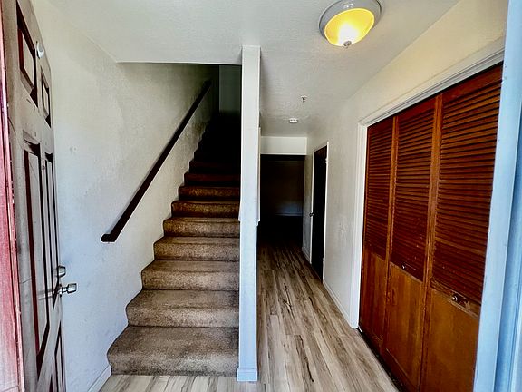 2nd image of 1941 Grande Cir APT 4