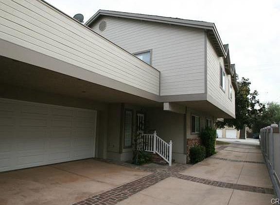 2nd image of 2603 Vanderbilt Ln #2