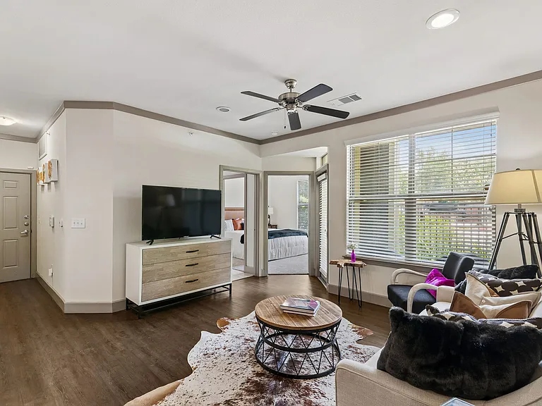 Plantation Park Apartments — Photo 10