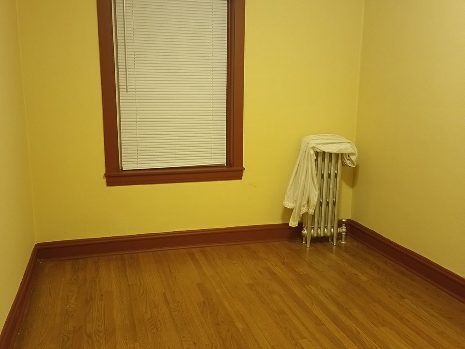 1st image of 3036 N Lockwood Ave #1