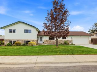 800 N Reed Pl, Kennewick, WA 99336