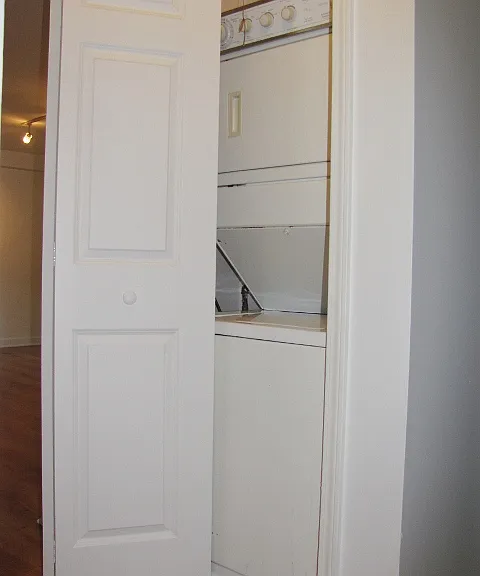 7413 N Seeley Ave — Photo 2