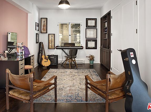 4th image of 109 N Sycamore Ave APT 205