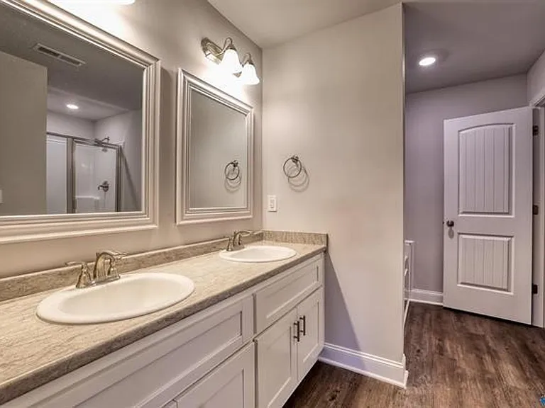 226 Abercorn Dr — Photo 7