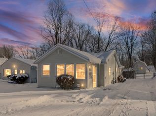 961 Crestline Dr, Akron, OH 44312