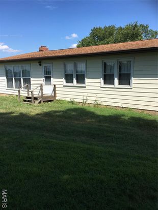 121 Gooseberry Ln, Linn, MO 65051