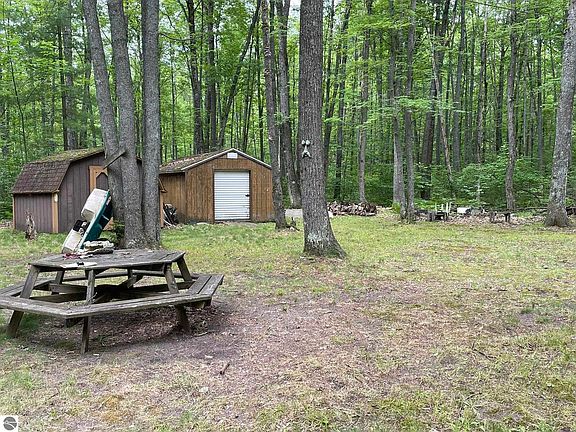 4th image of 231 Dyer Rd