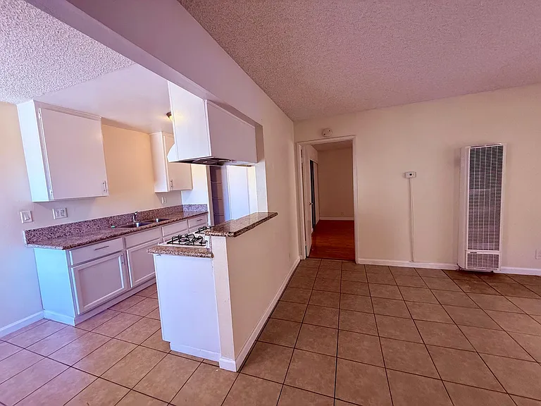 3300 W Orange Ave — Photo 5
