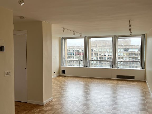3rd image of 330 E 33rd St APT 21B