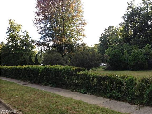4th image of 5839 Averill Ave SW