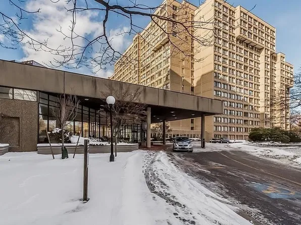 250 Hammond Pond Pkwy APT 815N, Newton, MA 02467