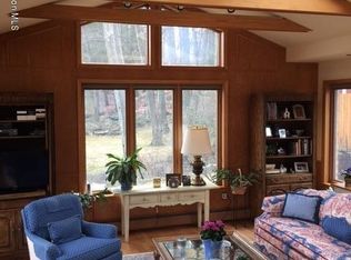 102 Mary Ln, Scranton, PA 18505