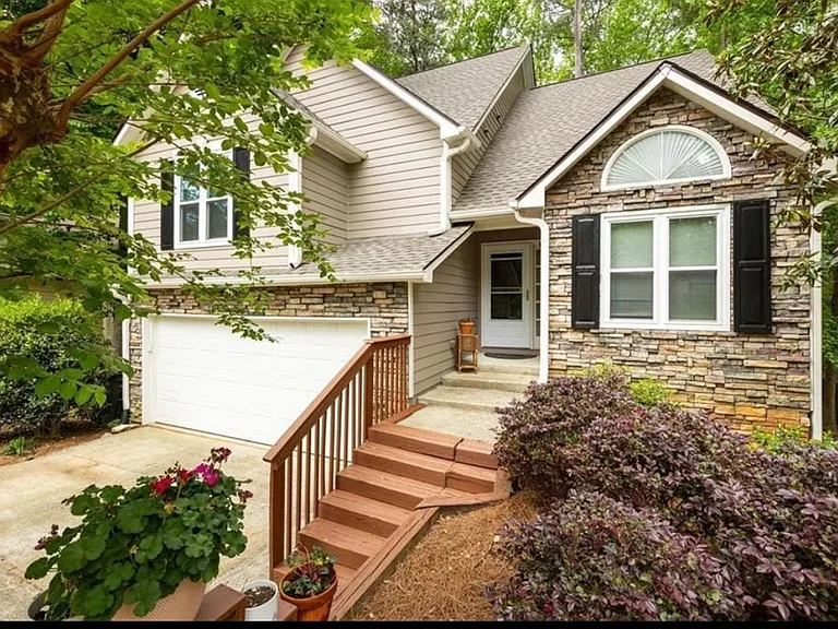 3573 Bramwell Xing NW — Photo 3