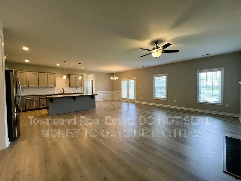 4 bed, 3.5 bath, 2701 sqft, $2,745 — Photo 3