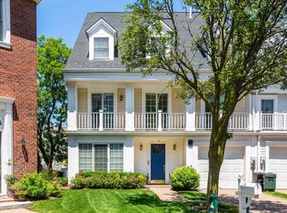 15 Half Moon Isle, Jersey City, NJ 07305