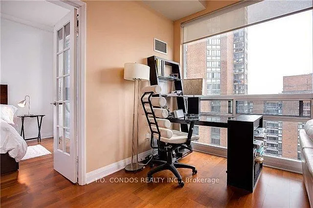 1121 Bay St #2001 — Photo 7