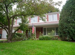3235 N Volz Dr E, Arlington Heights, IL 60004