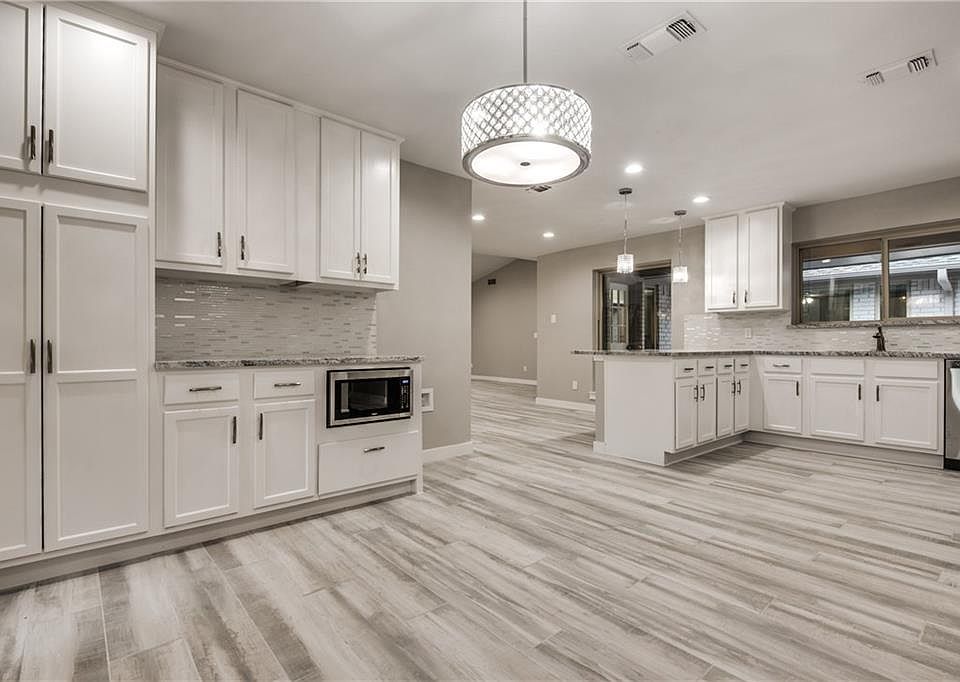 1st image of 2325 Monticello Cir