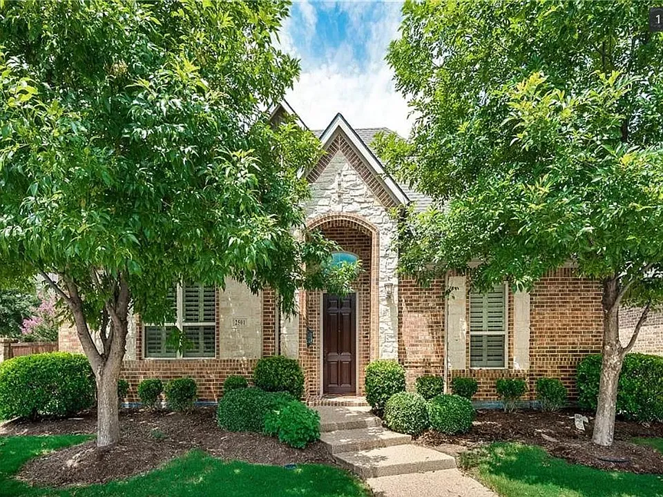 2501 Lady Viviane Ln