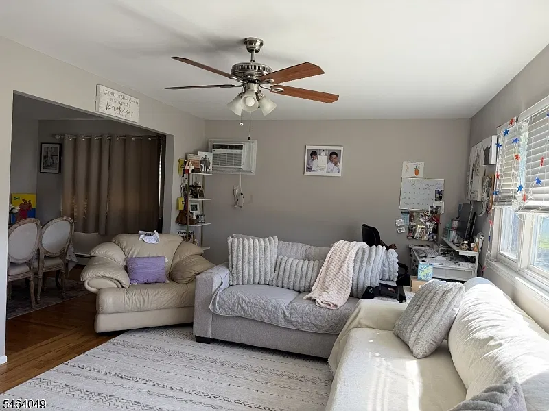 3 bed, 1.5 bath, $2,850 — Photo 2