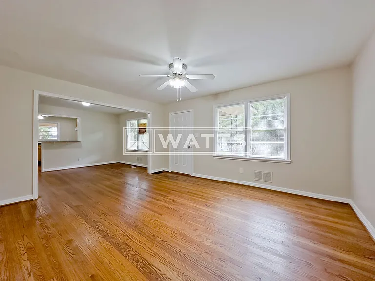 2324 3rd St NE — Photo 4