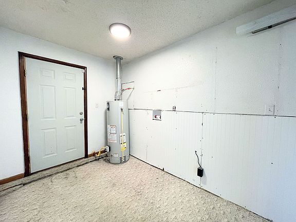 5th image of 28 E Avenue D