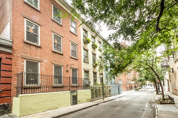 Rented by Brown Harris Stevens | media 6