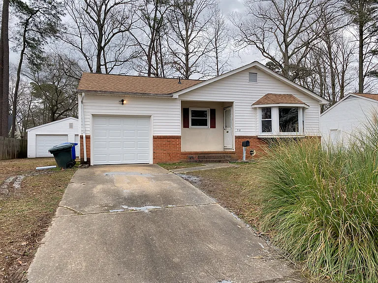 218 Mona Dr — Photo 3
