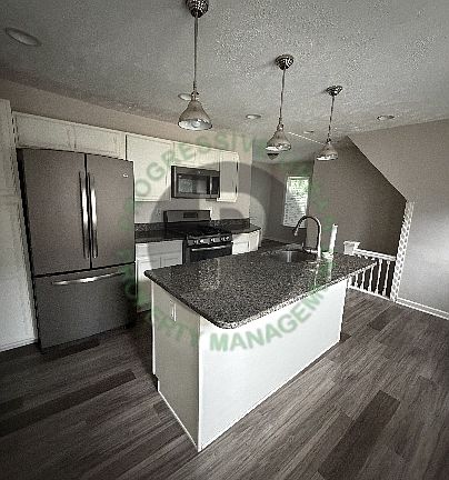 5th image of 2562 W 10th St