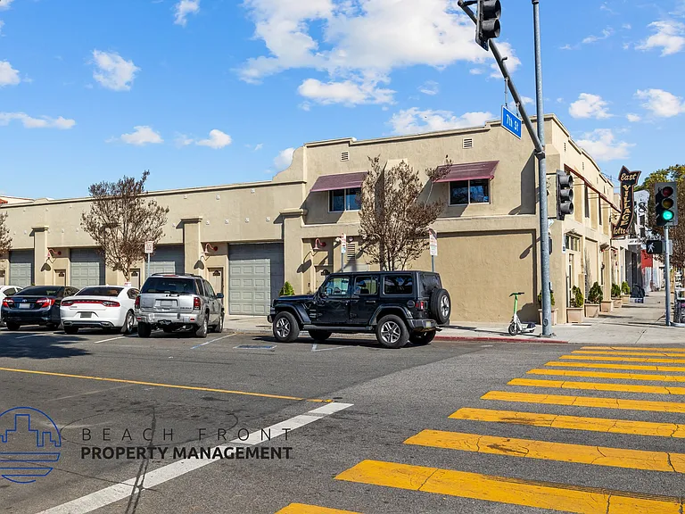 805 E 7th St — Photo 12