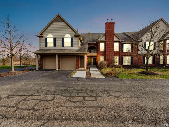 28243 Carlton Way Dr #37, Novi, MI 48377