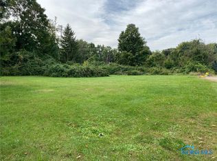 5 Stableside S, Ottawa Hills, OH 43615