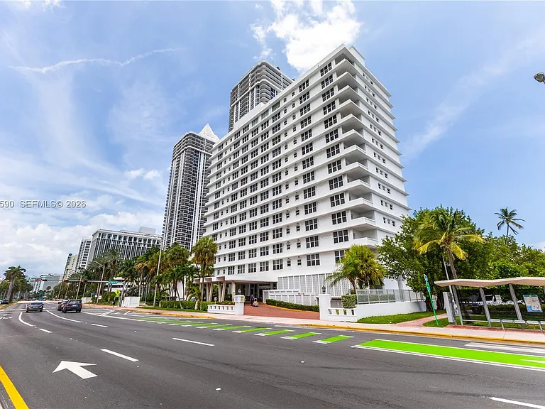 4747 Collins Ave #709 — Photo 27