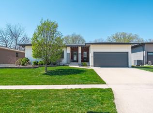4023 Wedgewood Dr, Cedar Falls, IA 50613