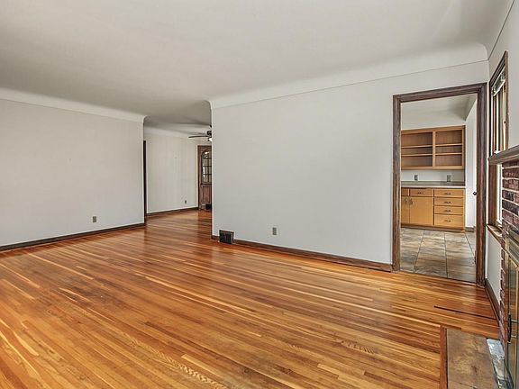 5th image of 1796 Holton St