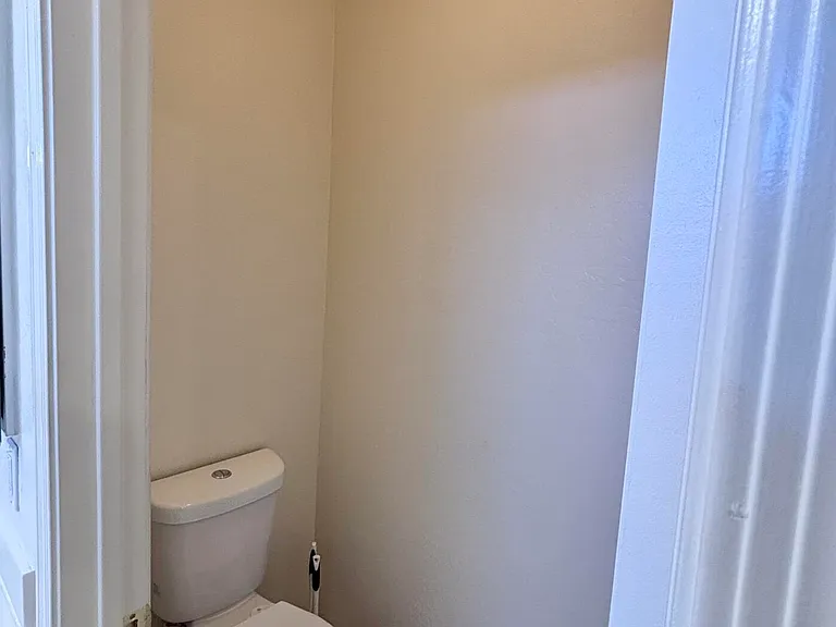 5606 W Saint Anne Ave — Photo 30