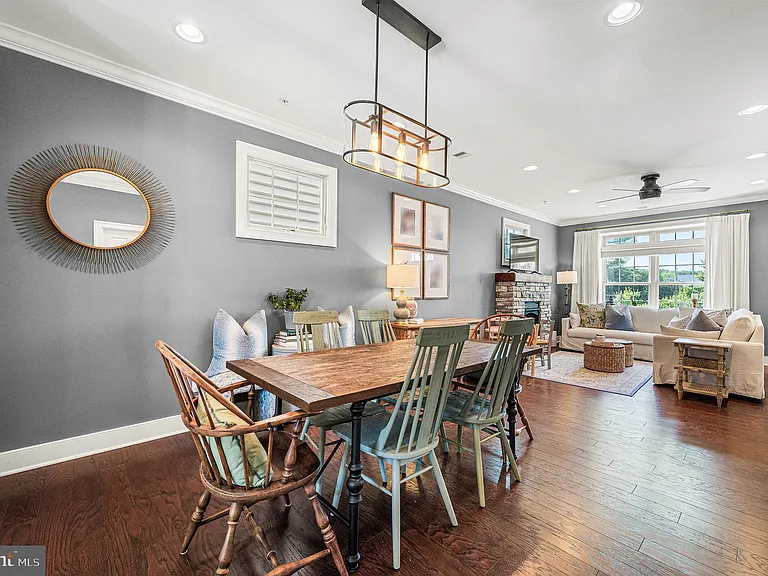 625 W Mulberry St — Photo 10