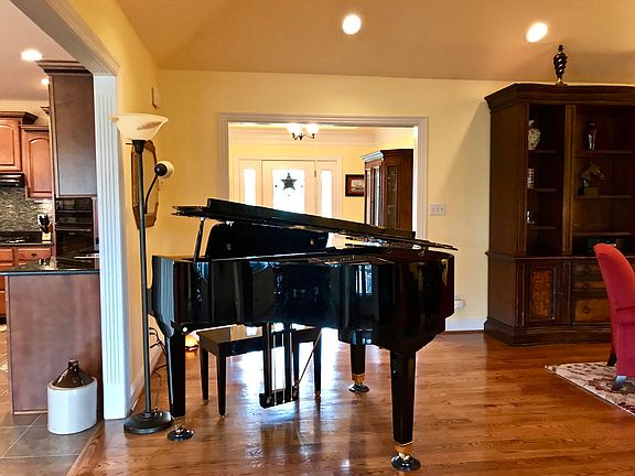 5th image of 1911 Clarke Pointe Dr
