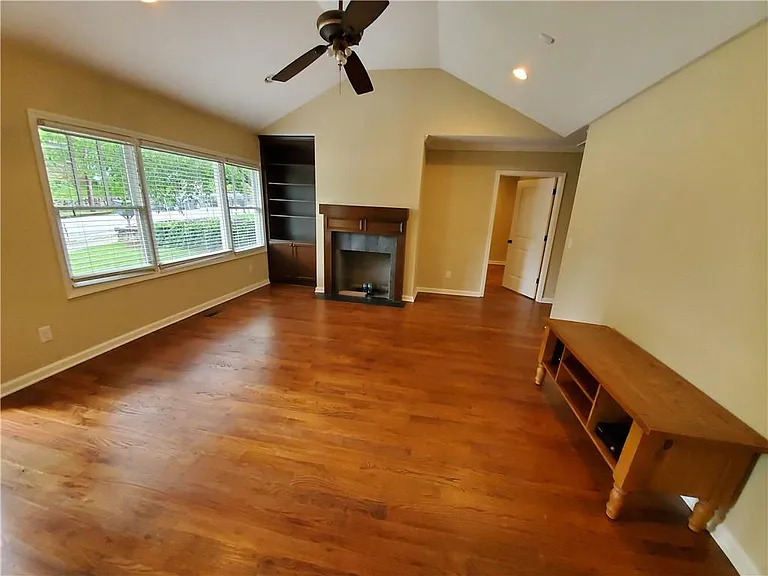 2178 Ridgedale Rd NE — Photo 4