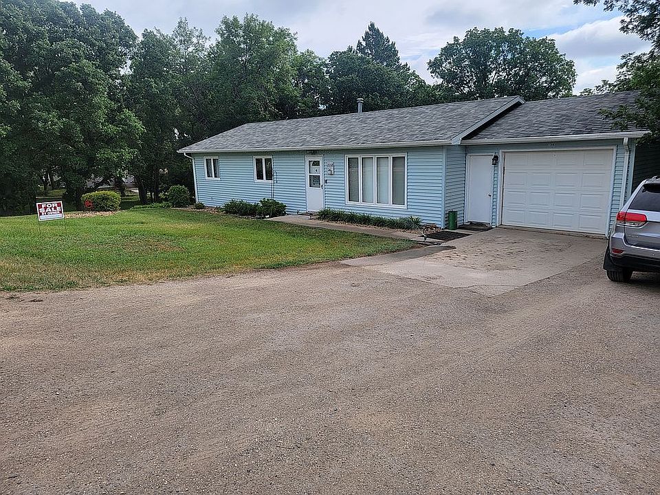 2208 14th Ave SW, Devils Lake, ND 58301 Zillow