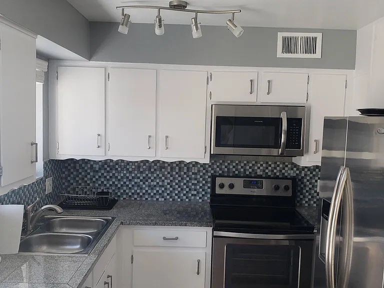 3026 N 40th St #5 — Photo 8