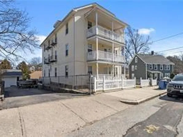 21-19 7th Ave, Woonsocket, RI 02895